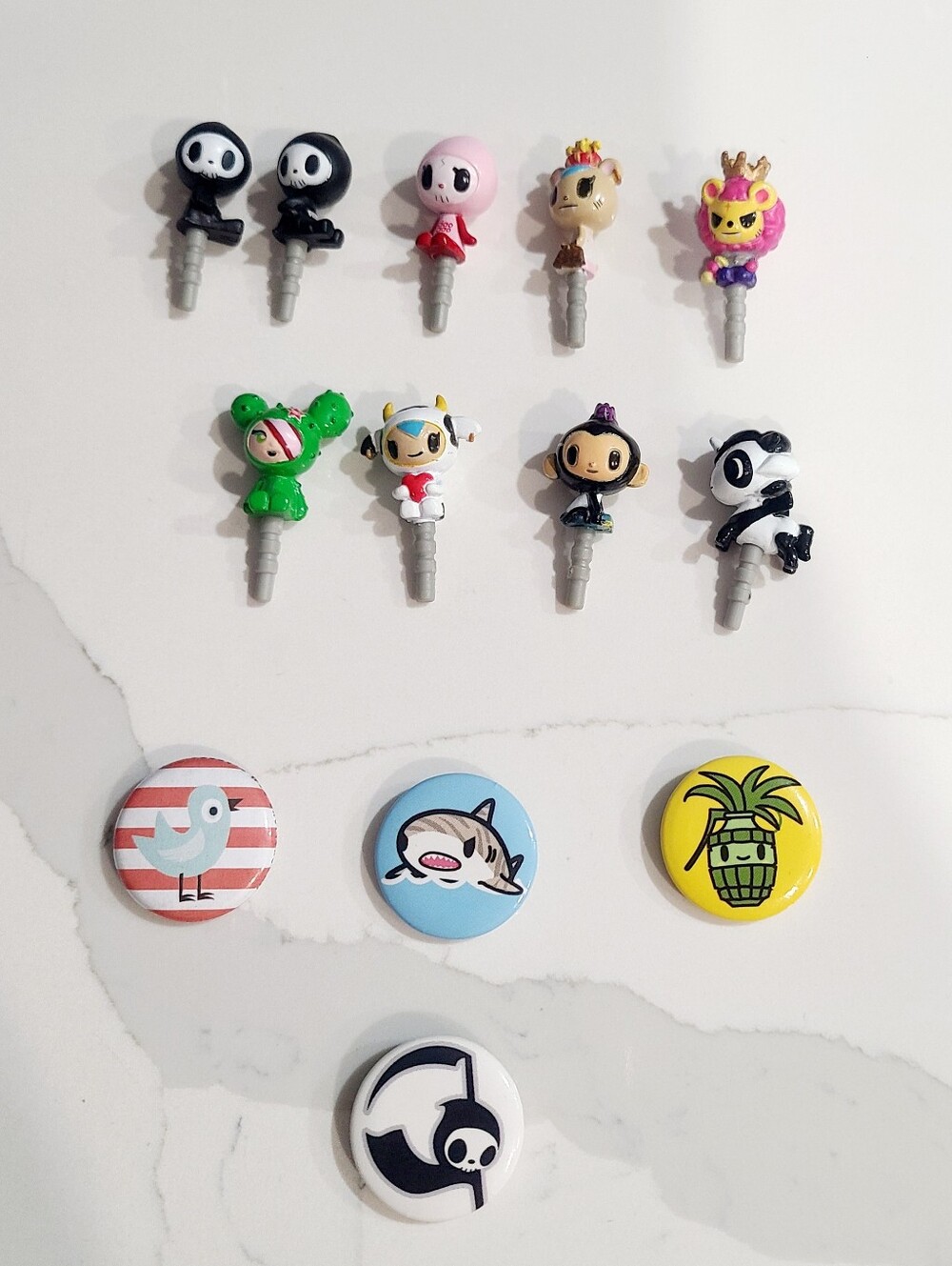 NEW TOKIDOKI PHONEZIES (BONUS 4 TOKIDOKI PINS )
